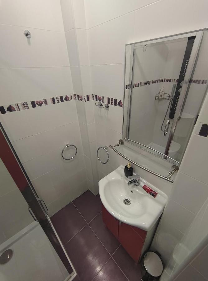 Lovely Apartment In The Heart Of The City Timisoara Exterior photo